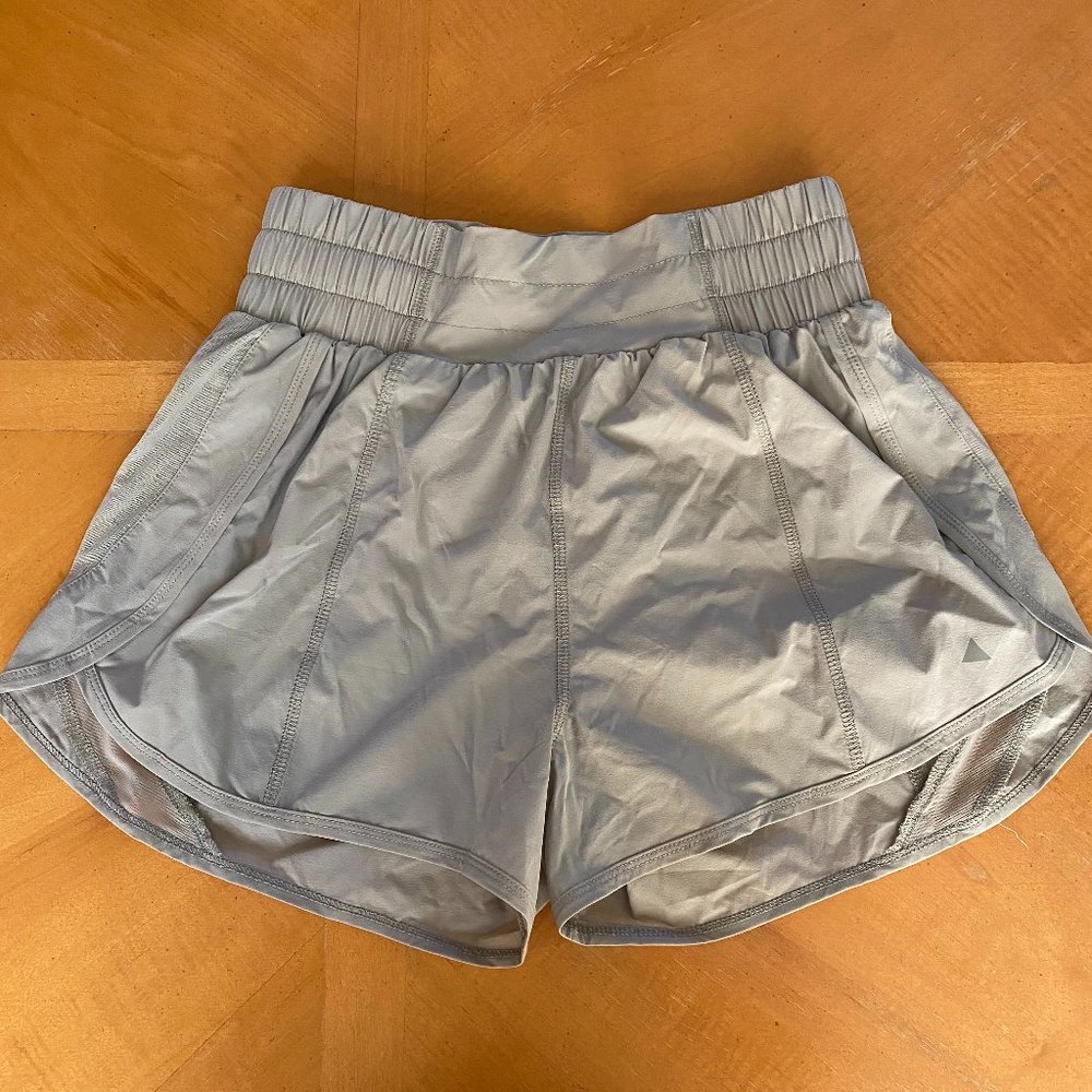 Breeze Shorts in Sea Salt- Balance Athletica